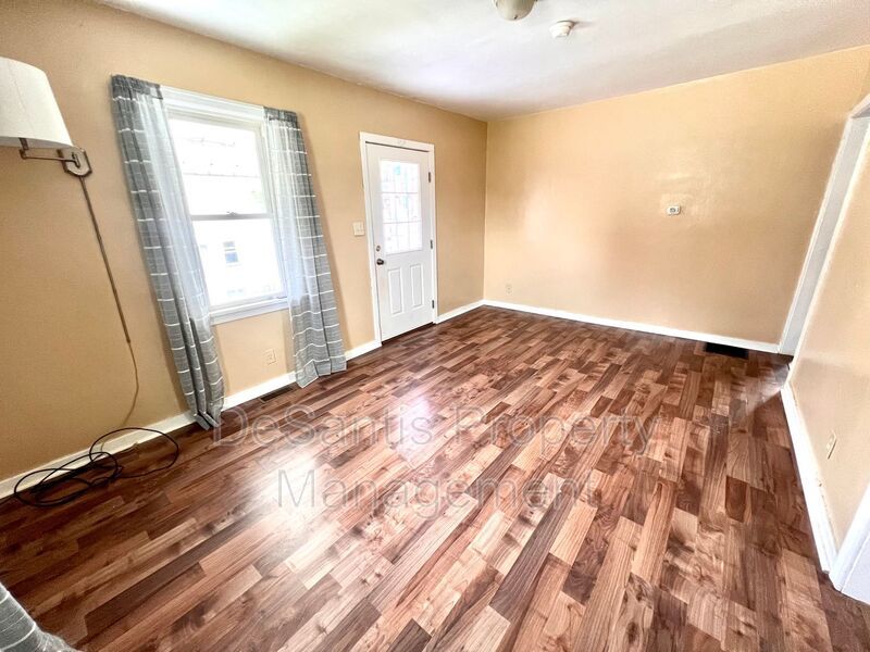 Beaver Falls - 2 bedroom 1 Bath Home property image