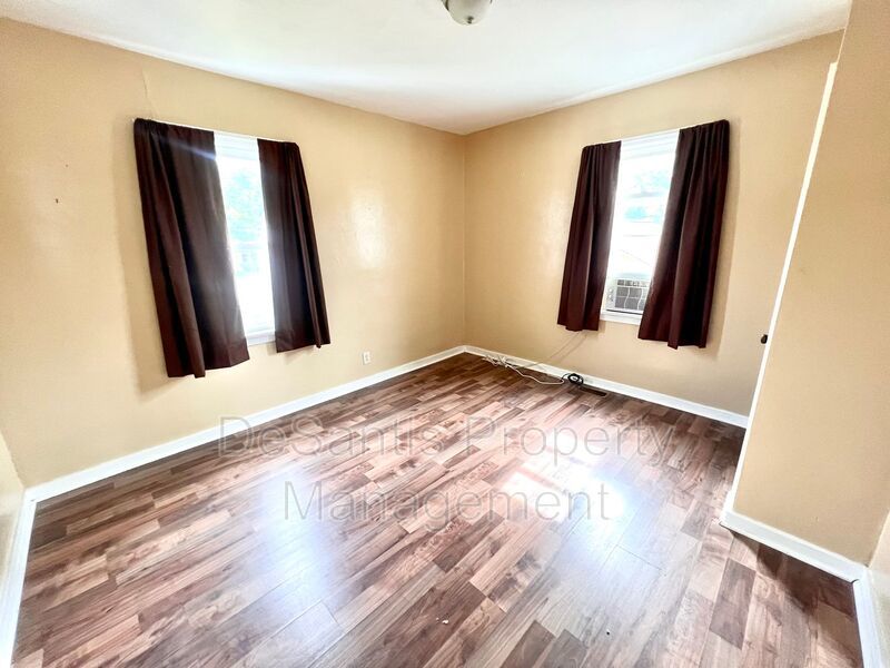 Beaver Falls - 2 bedroom 1 Bath Home property image