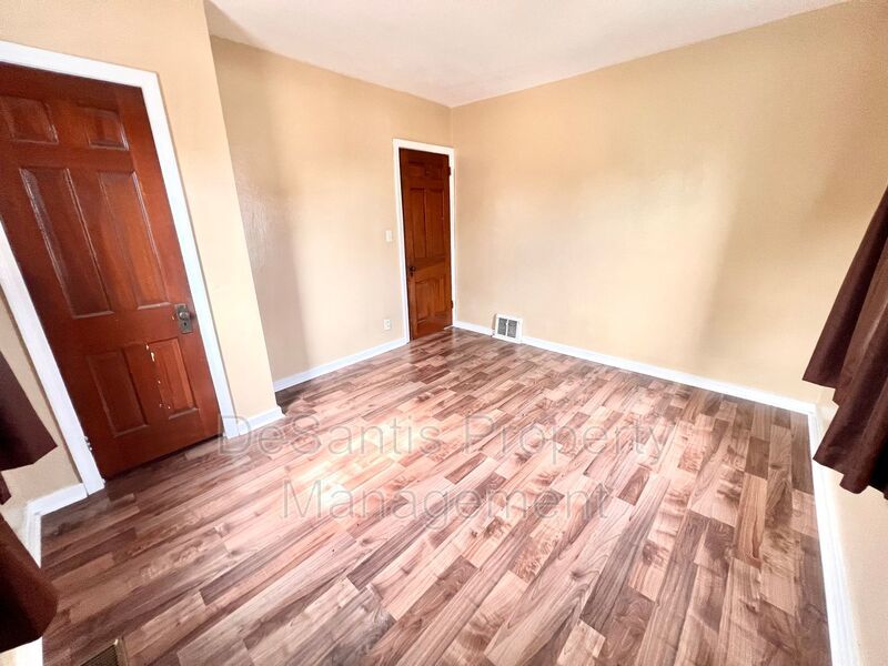 Beaver Falls - 2 bedroom 1 Bath Home property image