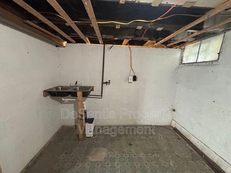 Beautiful 2 Bedroom 1 Bathroom home in Beaver Falls! property image