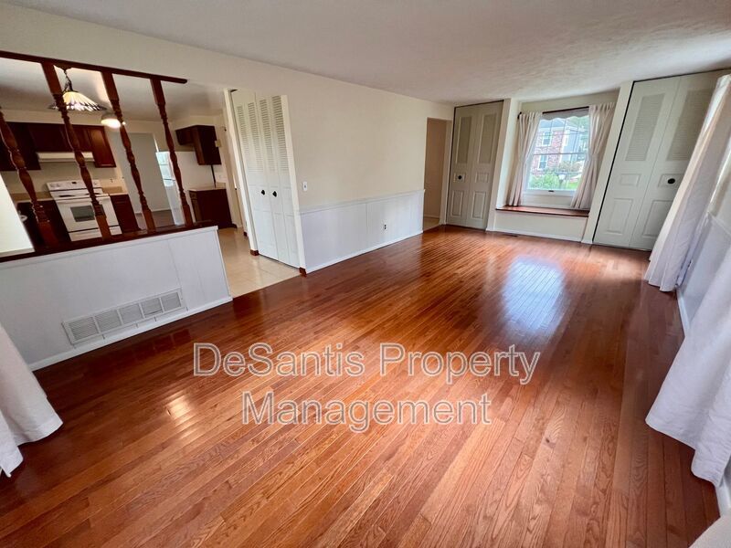 Beautiful Home - 3 Bedroom 2.5 Bathroom - Pittsburgh property image