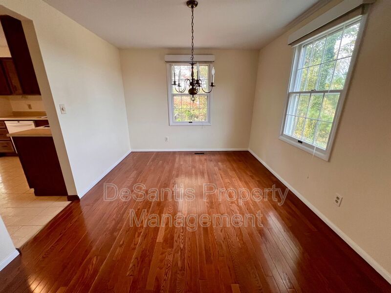 Beautiful Home - 3 Bedroom 2.5 Bathroom - Pittsburgh property image