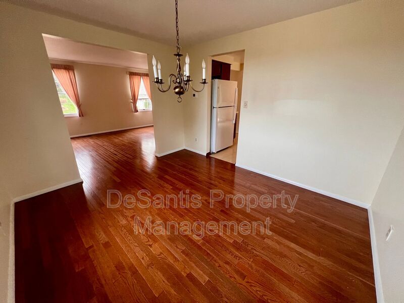 Beautiful Home - 3 Bedroom 2.5 Bathroom - Pittsburgh property image