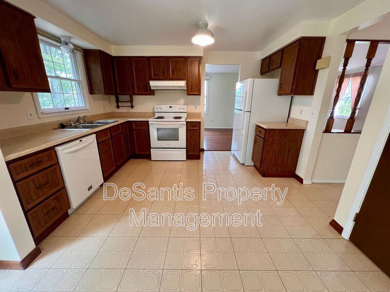 Beautiful Home - 3 Bedroom 2.5 Bathroom - Pittsburgh property image