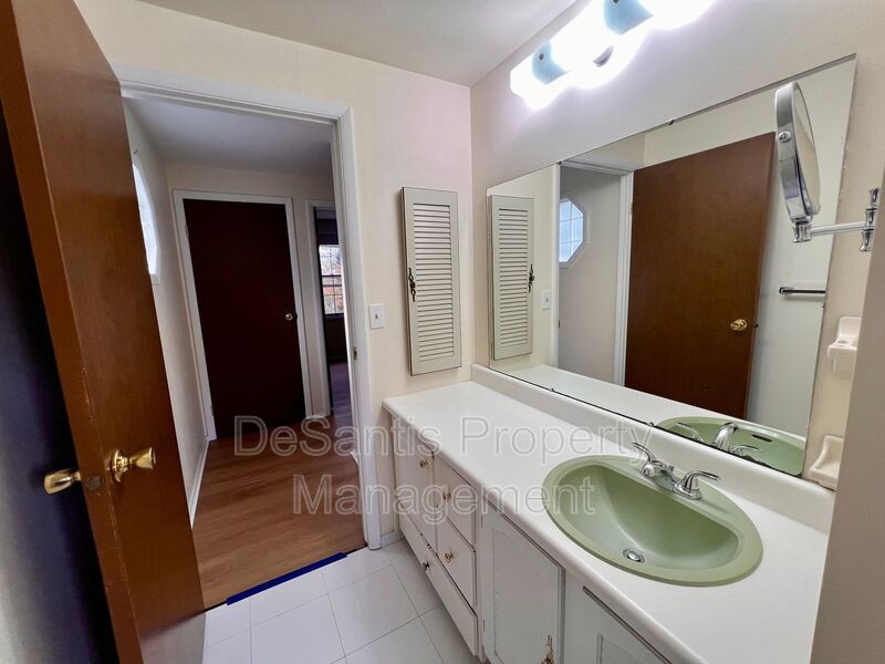 Beautiful Home - 3 Bedroom 2.5 Bathroom - Pittsburgh property image