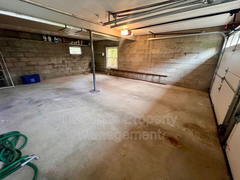 Beautiful Home - 3 Bedroom 2.5 Bathroom - Pittsburgh property image