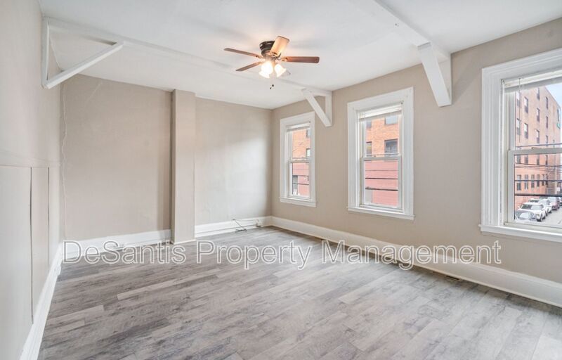 Pittsburgh - 2 Bedroom 1 Bathroom property image