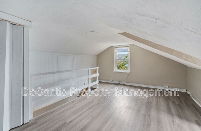 Pittsburgh - 2 Bedroom 1 Bathroom property image