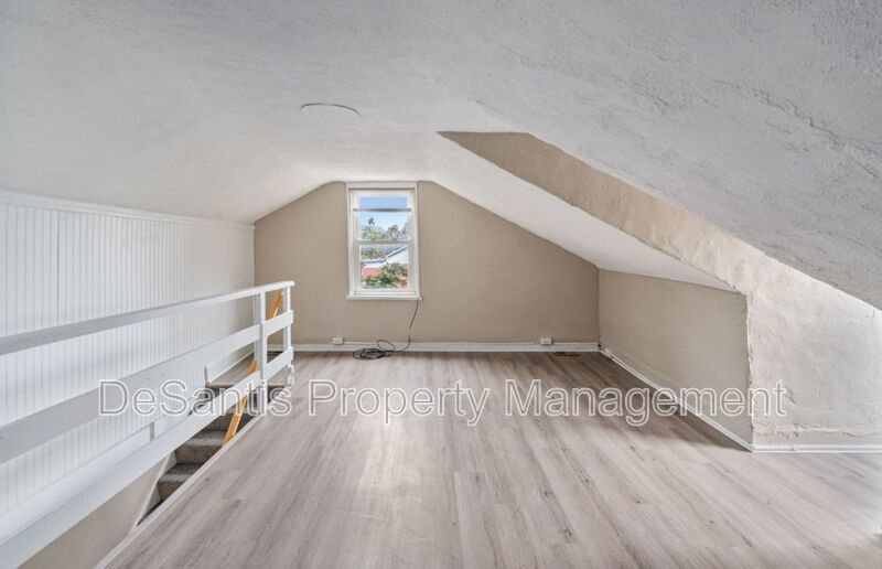 Pittsburgh - 2 Bedroom 1 Bathroom property image