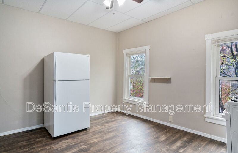 Pittsburgh - 2 Bedroom 1 Bathroom property image
