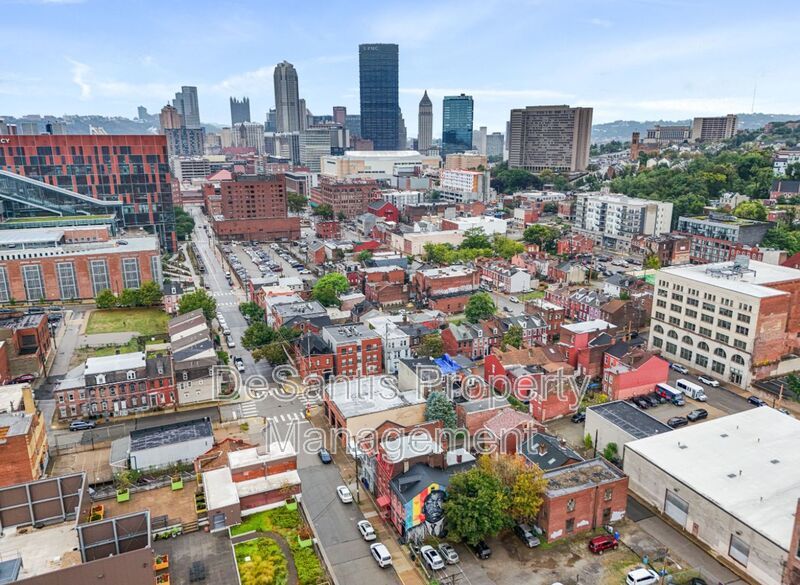 Pittsburgh - 2 Bedroom 1 Bathroom property image