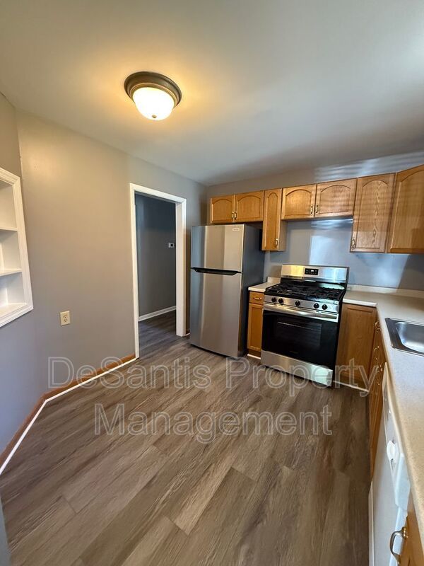 Private retreat in Cranberry offering 3 bedrooms, 2-bathrooms property image