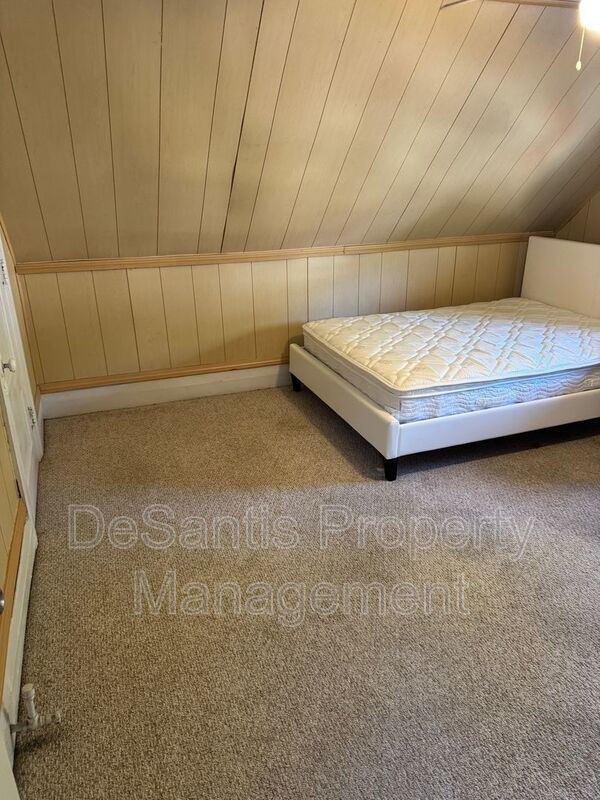 5 Bedroom 2.5 Bath in Squirrel Hill property image