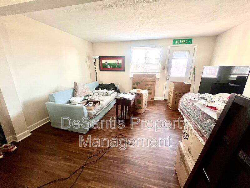 Adorable Townhouse - 2 Bedroom 1.5 Bathroom - Bonnie Brae Drive property image