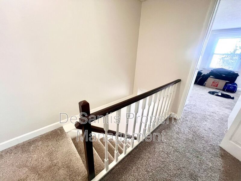 Adorable Townhouse - 2 Bedroom 1.5 Bathroom - Bonnie Brae Drive property image