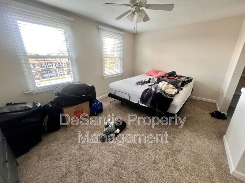 Adorable Townhouse - 2 Bedroom 1.5 Bathroom - Bonnie Brae Drive property image