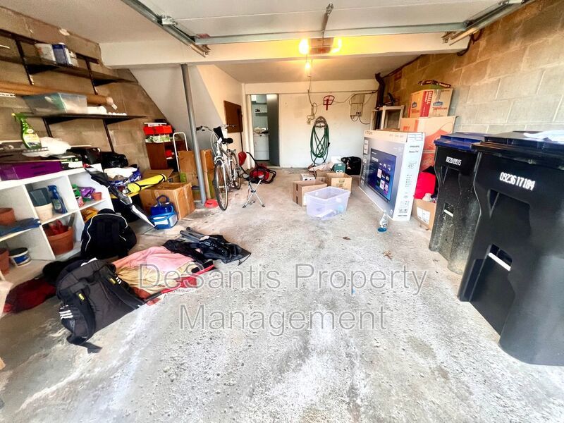 Adorable Townhouse - 2 Bedroom 1.5 Bathroom - Bonnie Brae Drive property image