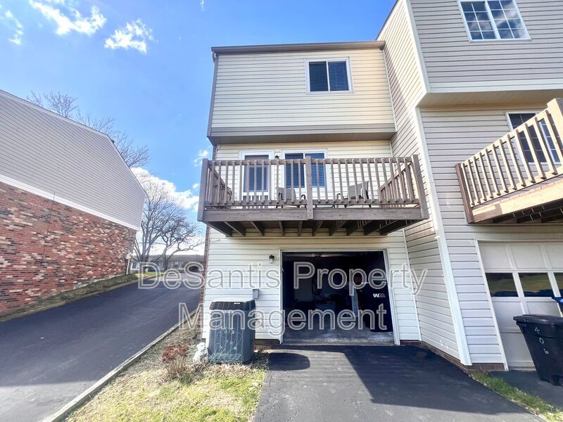 Adorable Townhouse - 2 Bedroom 1.5 Bathroom - Bonnie Brae Drive property image