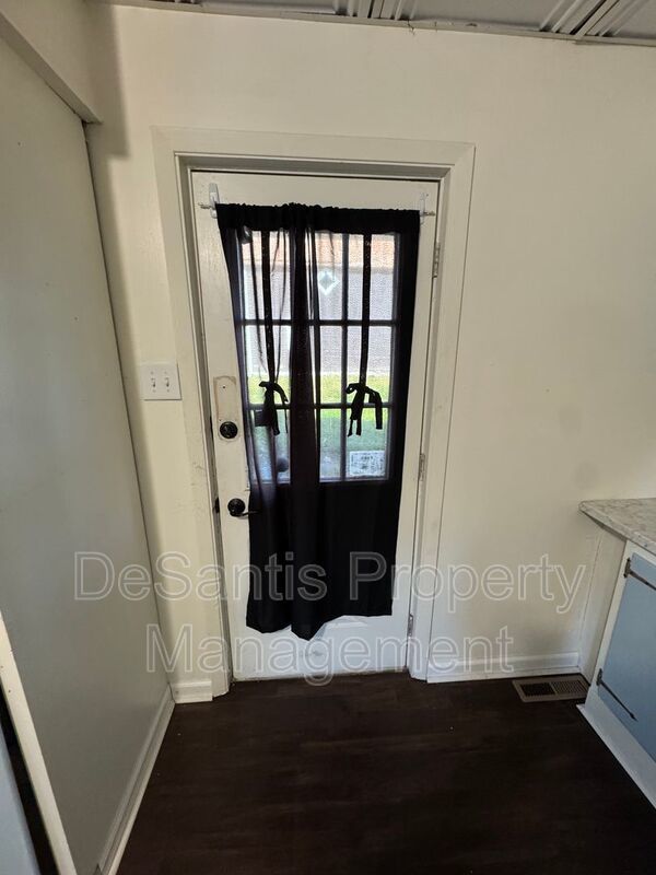 3 Bedroom 1.5 Bath in Natrona Heights! property image