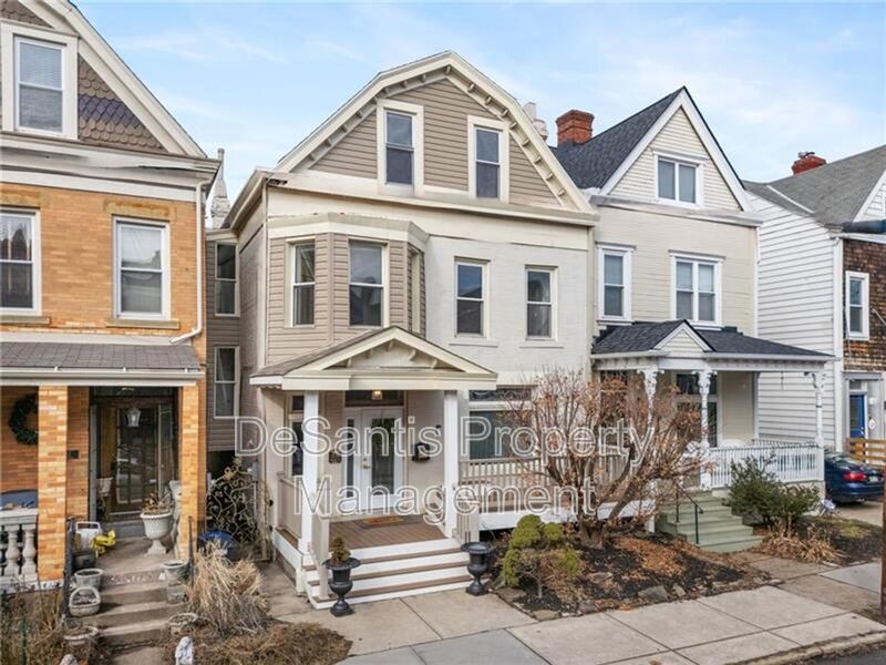 Luxurious 5-Bedroom Rental in the Heart of Shadyside property image