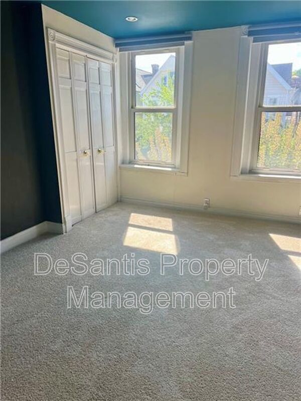 Luxurious 5-Bedroom Rental in the Heart of Shadyside property image