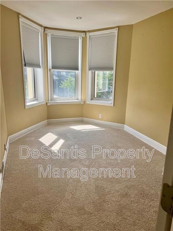 Luxurious 5-Bedroom Rental in the Heart of Shadyside property image