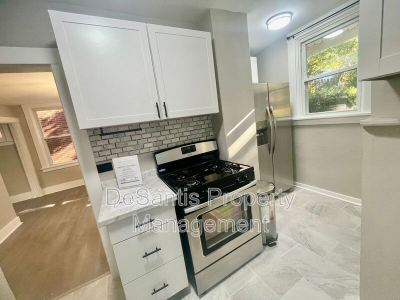 3 Bedroom 1.5 Bath in Dormont! Off Street Parking! property image