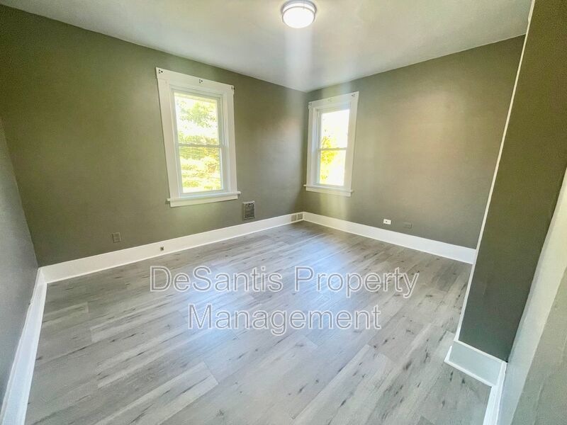 3 Bedroom 1.5 Bath in Dormont! Off Street Parking! property image