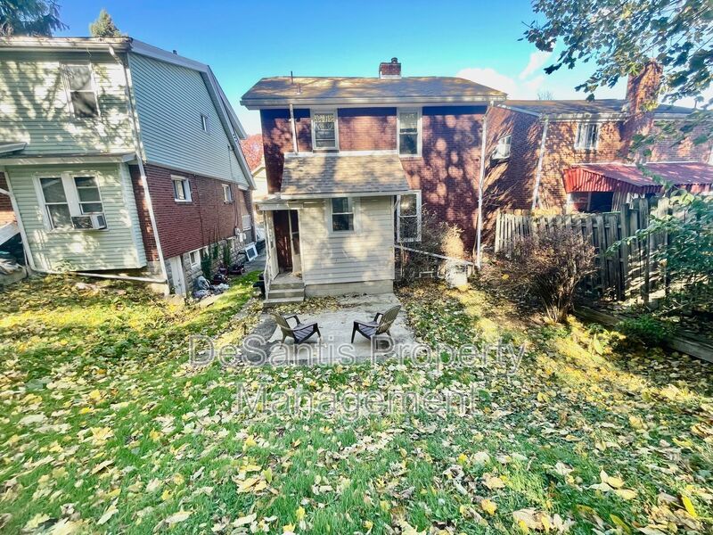 3 Bedroom 1.5 Bath in Dormont! Off Street Parking! property image