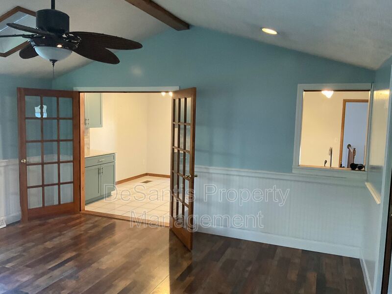 Spacious 3bed 3 bath Split-Level in Bethel Park – Updated Interiors & Private Backyard Oasis property image