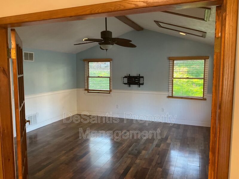 Spacious 3bed 3 bath Split-Level in Bethel Park – Updated Interiors & Private Backyard Oasis property image