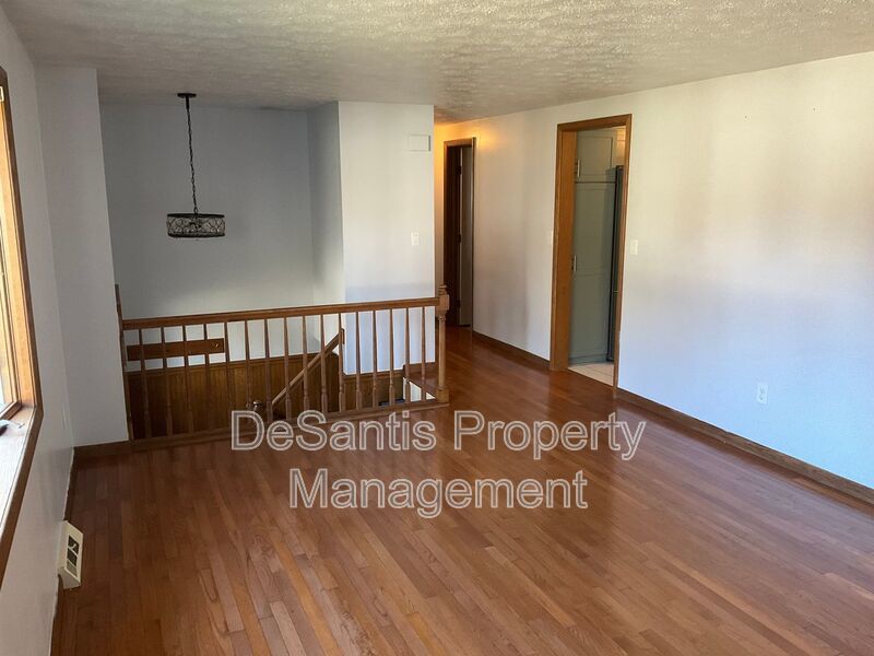 Spacious 3bed 3 bath Split-Level in Bethel Park – Updated Interiors & Private Backyard Oasis property image