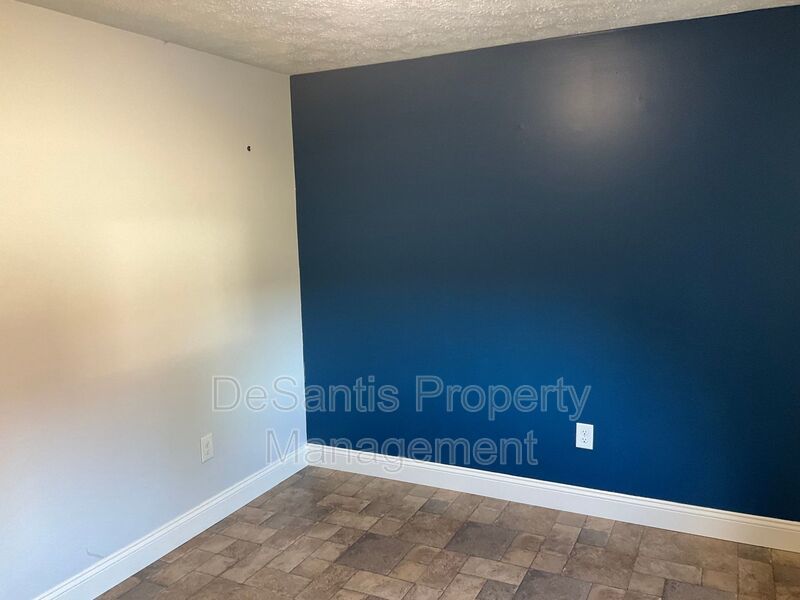 Spacious 3bed 3 bath Split-Level in Bethel Park – Updated Interiors & Private Backyard Oasis property image