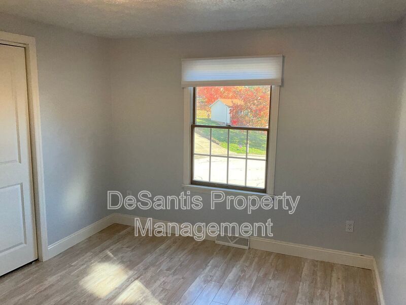 Spacious 3bed 3 bath Split-Level in Bethel Park – Updated Interiors & Private Backyard Oasis property image