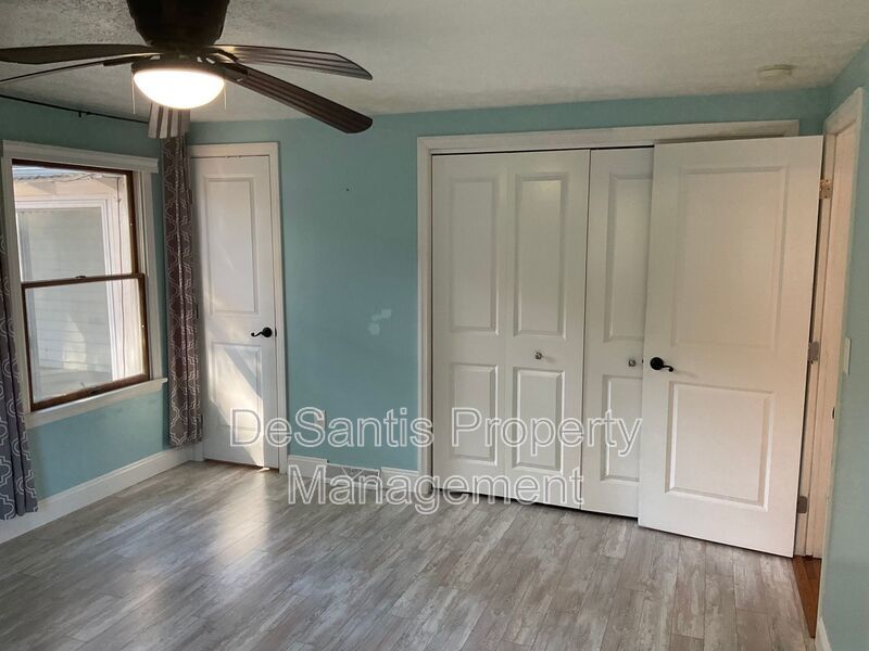 Spacious 3bed 3 bath Split-Level in Bethel Park – Updated Interiors & Private Backyard Oasis property image