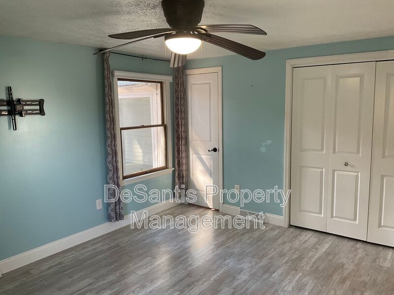 Spacious 3bed 3 bath Split-Level in Bethel Park – Updated Interiors & Private Backyard Oasis property image