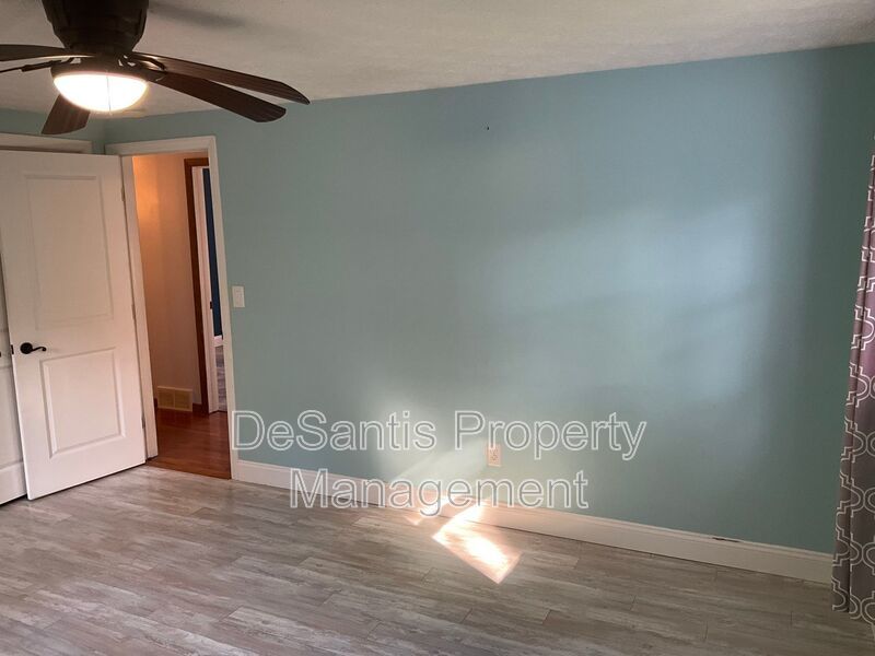 Spacious 3bed 3 bath Split-Level in Bethel Park – Updated Interiors & Private Backyard Oasis property image