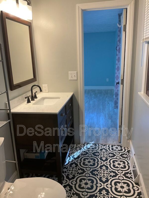 Spacious 3bed 3 bath Split-Level in Bethel Park – Updated Interiors & Private Backyard Oasis property image