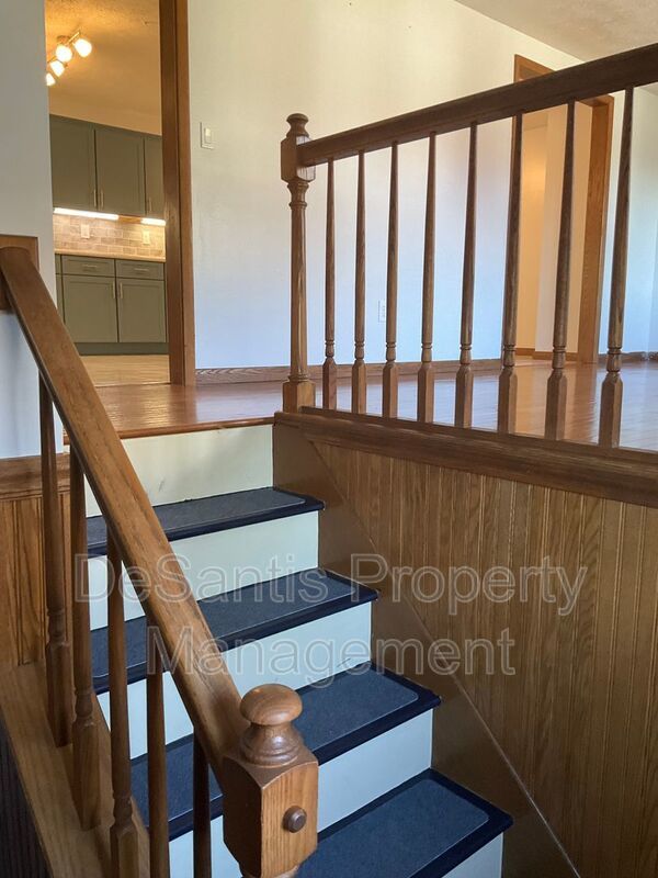 Spacious 3bed 3 bath Split-Level in Bethel Park – Updated Interiors & Private Backyard Oasis property image