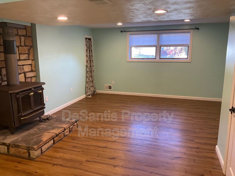 Spacious 3bed 3 bath Split-Level in Bethel Park – Updated Interiors & Private Backyard Oasis property image