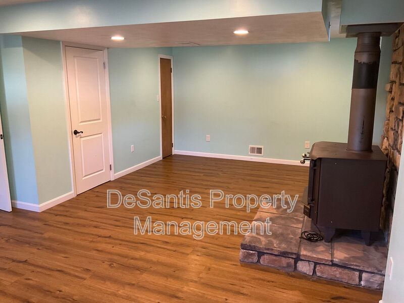 Spacious 3bed 3 bath Split-Level in Bethel Park – Updated Interiors & Private Backyard Oasis property image