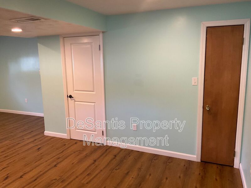 Spacious 3bed 3 bath Split-Level in Bethel Park – Updated Interiors & Private Backyard Oasis property image