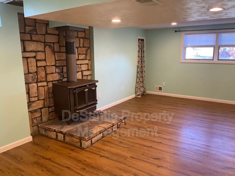 Spacious 3bed 3 bath Split-Level in Bethel Park – Updated Interiors & Private Backyard Oasis property image