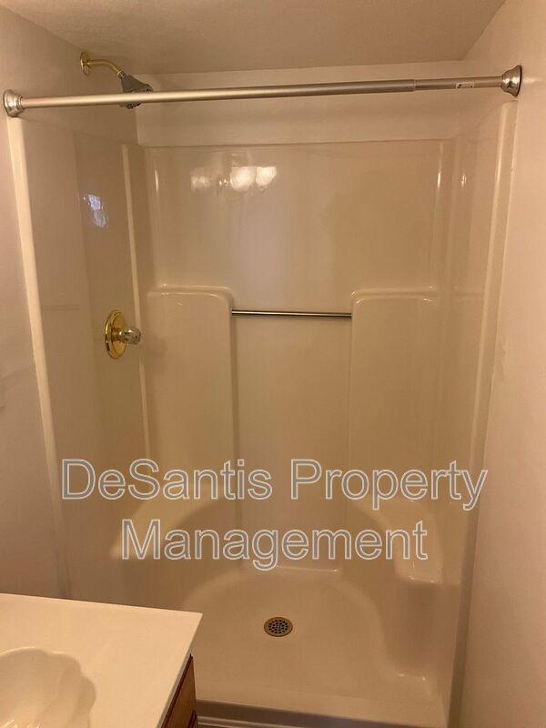 Spacious 3bed 3 bath Split-Level in Bethel Park – Updated Interiors & Private Backyard Oasis property image