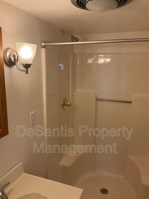 Spacious 3bed 3 bath Split-Level in Bethel Park – Updated Interiors & Private Backyard Oasis property image