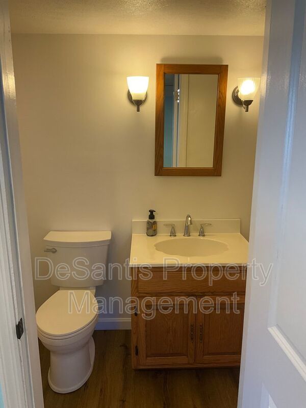 Spacious 3bed 3 bath Split-Level in Bethel Park – Updated Interiors & Private Backyard Oasis property image