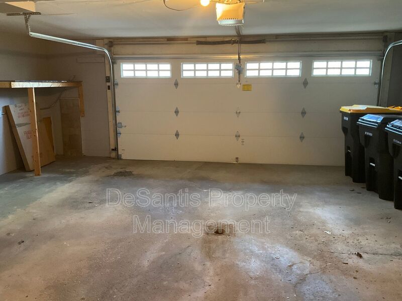 Spacious 3bed 3 bath Split-Level in Bethel Park – Updated Interiors & Private Backyard Oasis property image