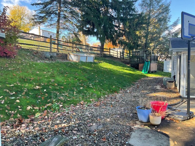 Spacious 3bed 3 bath Split-Level in Bethel Park – Updated Interiors & Private Backyard Oasis property image