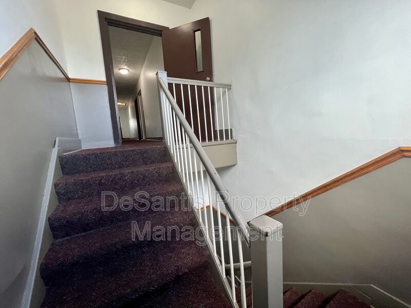 Spacious Apartment! - 1 bedroom 1 bathroom - Beaver Falls property image