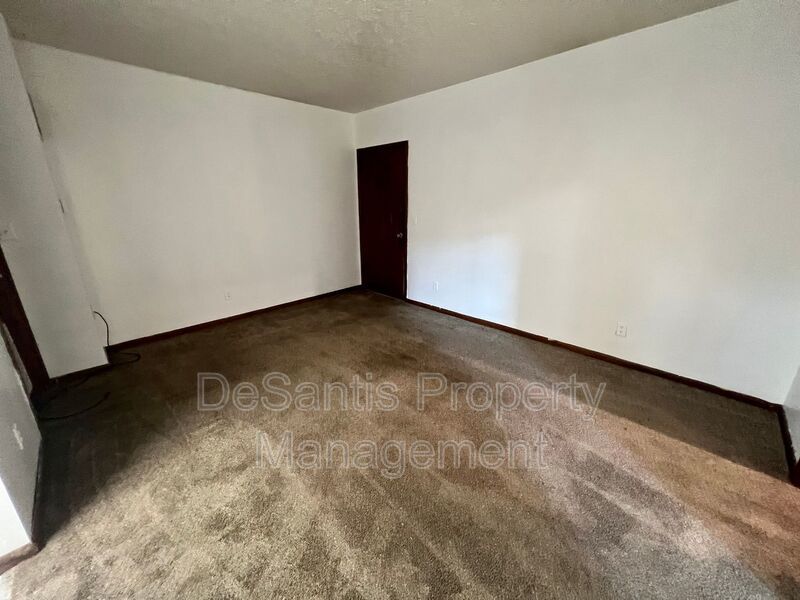 Spacious Apartment! - 1 bedroom 1 bathroom - Beaver Falls property image